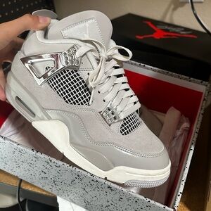 WMNS AIR JORDAN 4 Frozen Moments 8.5 = to 7 men